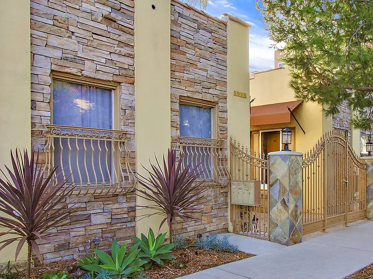 Barton Apartments — Photo 31