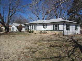 620 E Ash St, Douglass, KS 67039