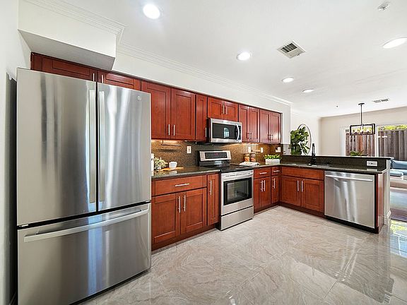 5th image of 807 Destiny Ln