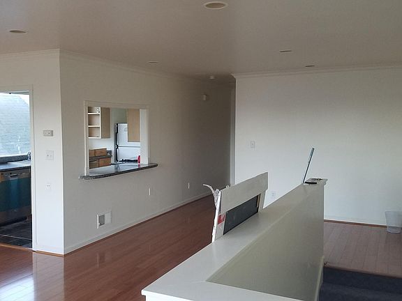 4th image of 221 Lakeview Ave