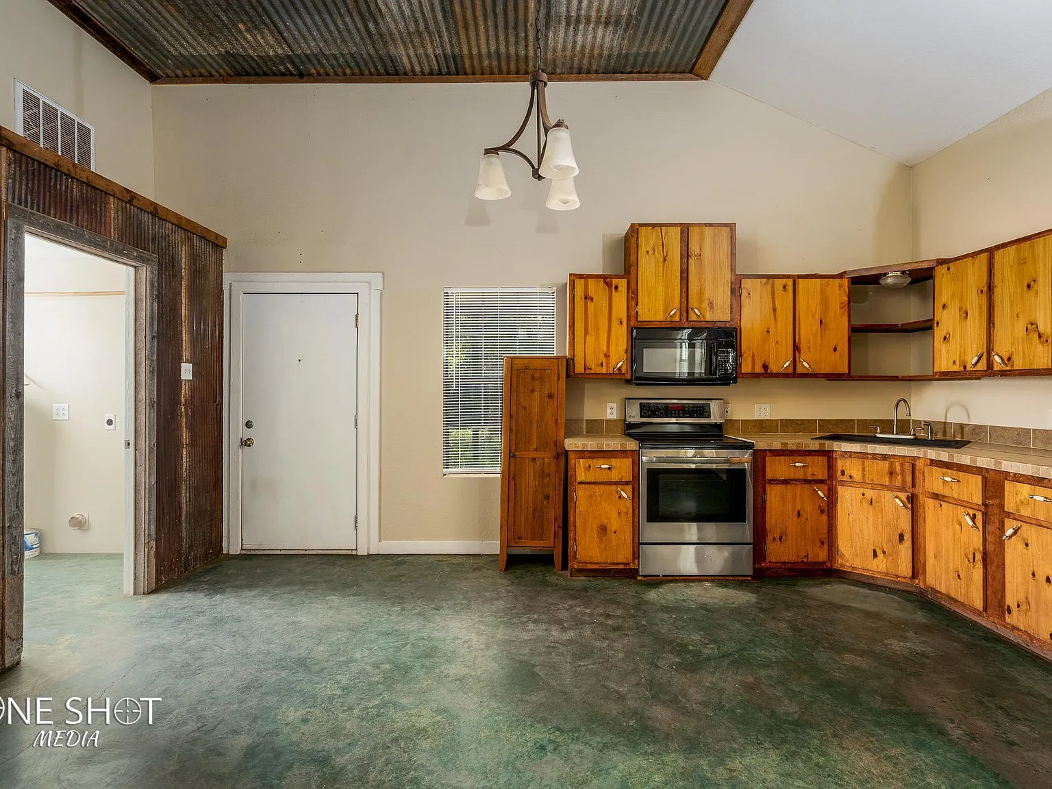 3 bed, 1650 sqft, $2,500 — Photo 2