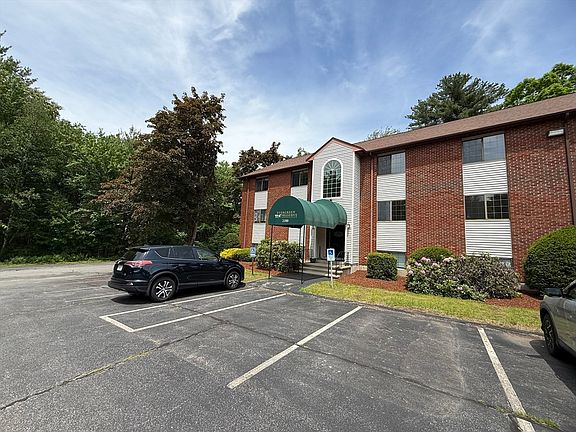 2nd image of 2200 Skyline Dr Unit 4