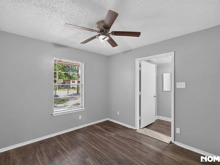 2206 Colima St — Photo 13