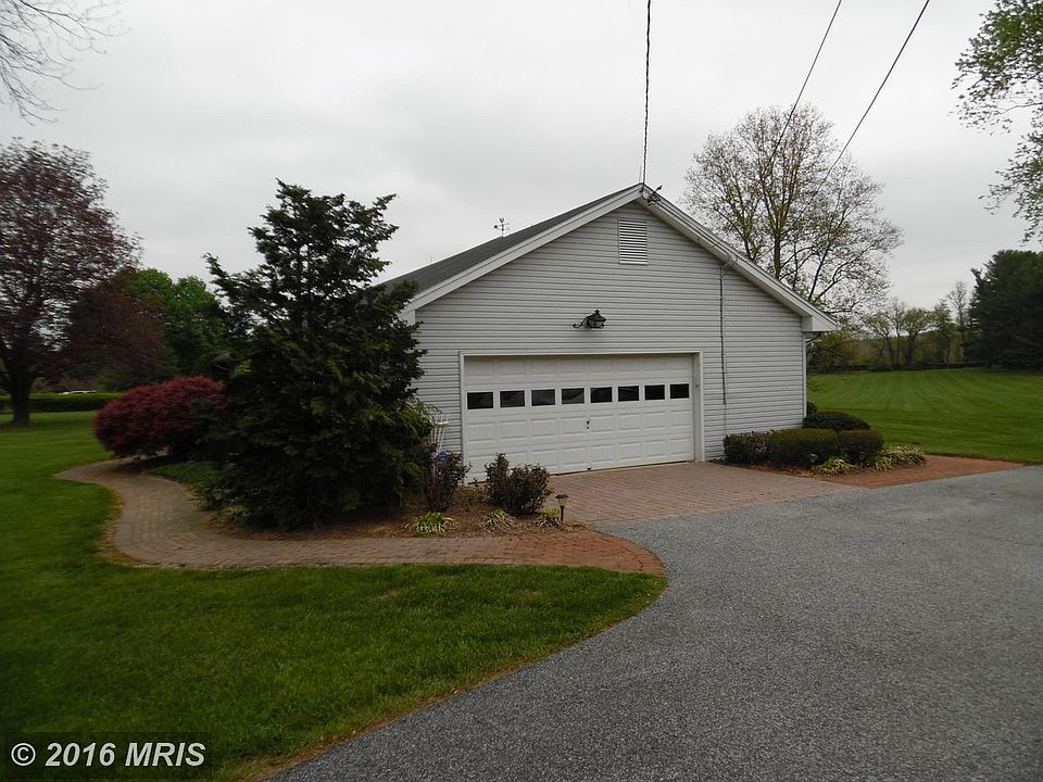2nd image of 15031 Priceville Rd