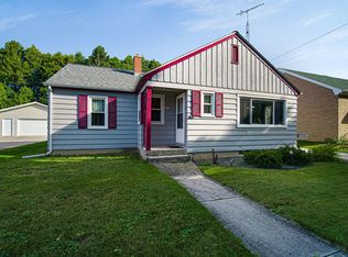 1614 Green St, Manitowoc, WI 54220