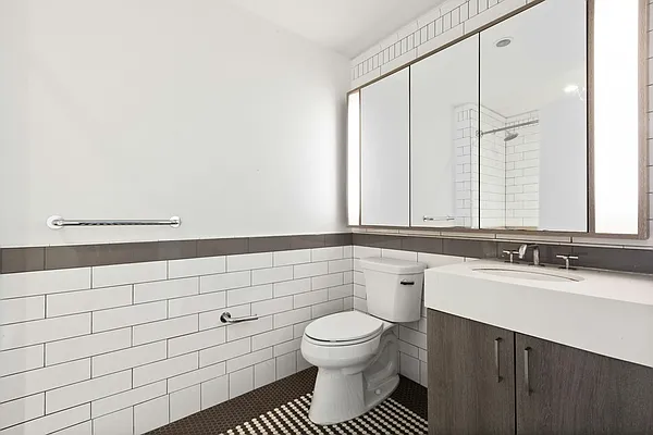 Rented by Greystar | media 25