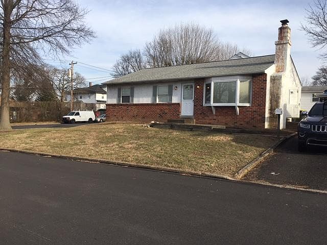 1st image of 1623 Willow Ave