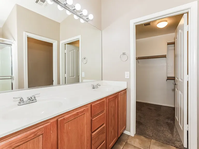 3658 E Alamo St — Photo 11