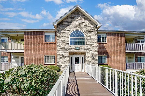 1st image of 600 Friars Ln APT 10