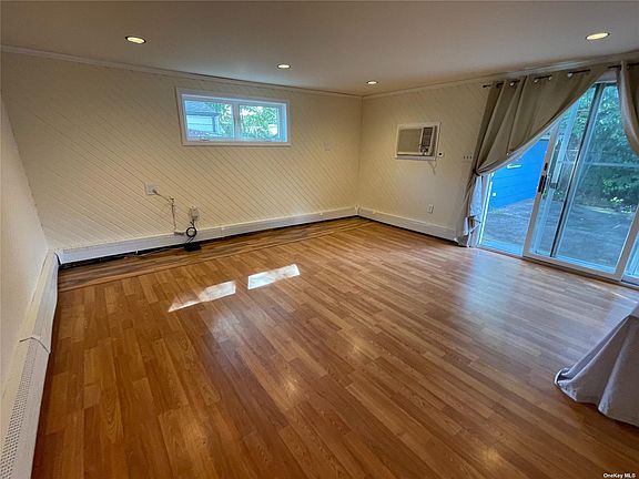 2nd image of 122 Fairview Ave