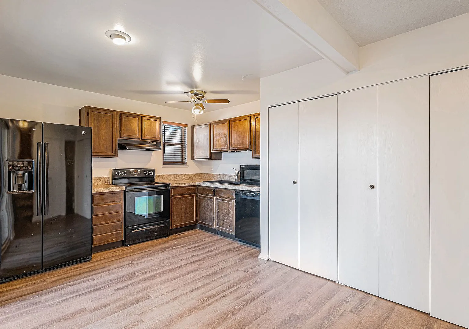 3 Bedroom, 1.5 Bath Condo Available in Cinnimon Courtyard — Photo 3
