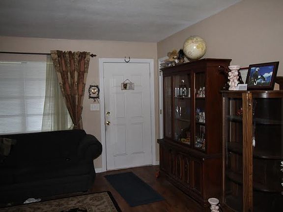 3rd image of 845 Turner Dr