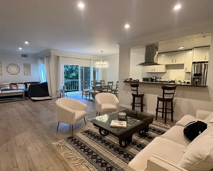 612 S Barrington Ave #211 — Photo 8