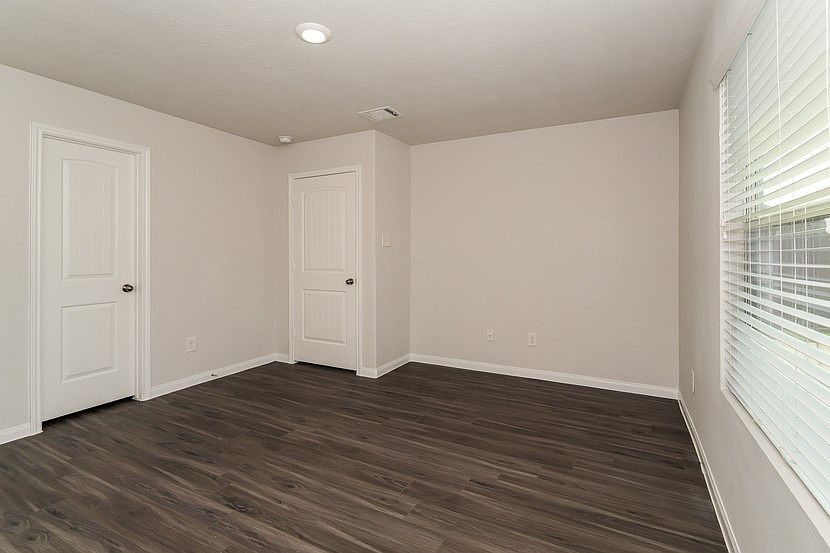 1st image of 19027 Brescia Ln #19027