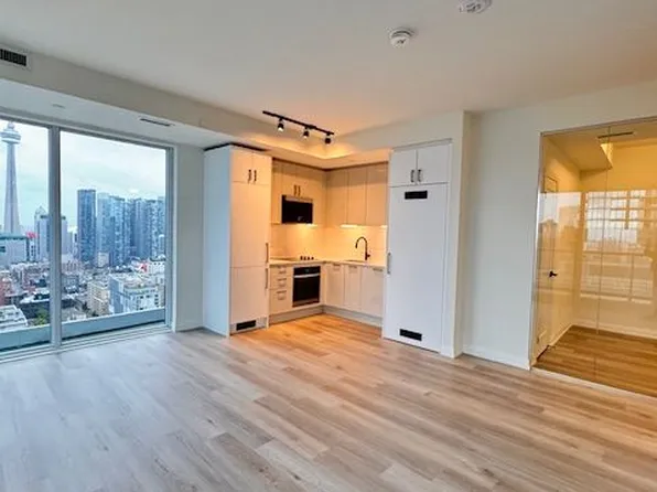 280 Dundas St W #2705, Toronto, ON M5A 3W1