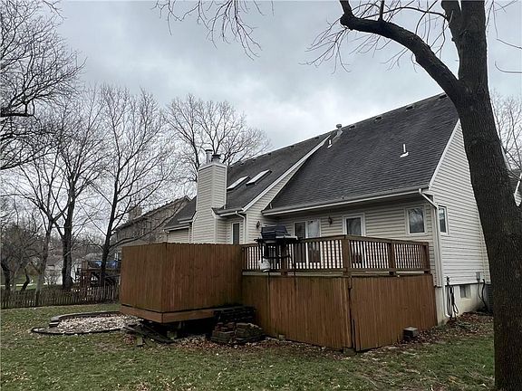 5th image of 2430 NW Windwood Dr