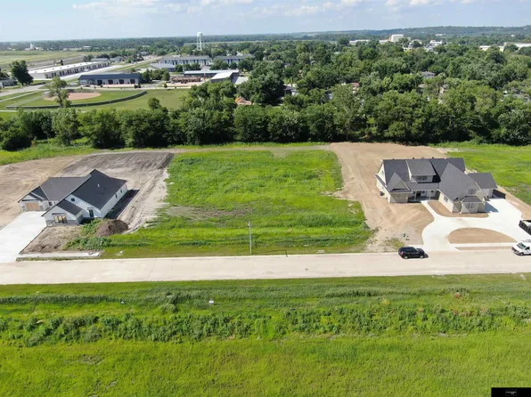 23814 Mary Jo Ln, Waterloo, NE 68069