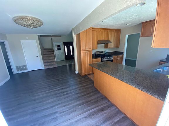 4th image of 21905 Tolani Ct