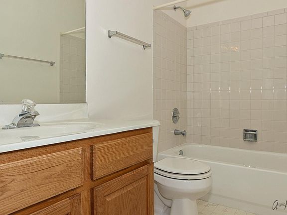 3rd image of 275 Crestview Dr Unit D