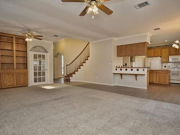 2nd image of 1922 Cedar Bend Dr
