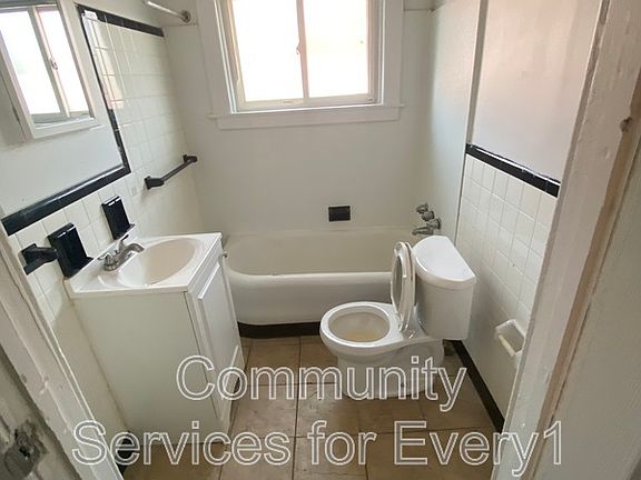 4th image of 2415 Delaware Ave APT 11