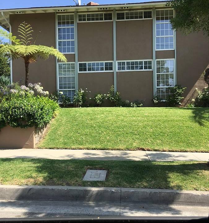 1st image of 376 Cliff Dr #4