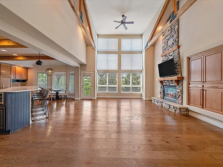 6265 Diamond Ridge Pkwy — Photo 4