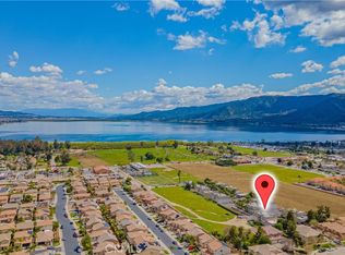 719 Walnut Dr, Lake Elsinore, CA 92530