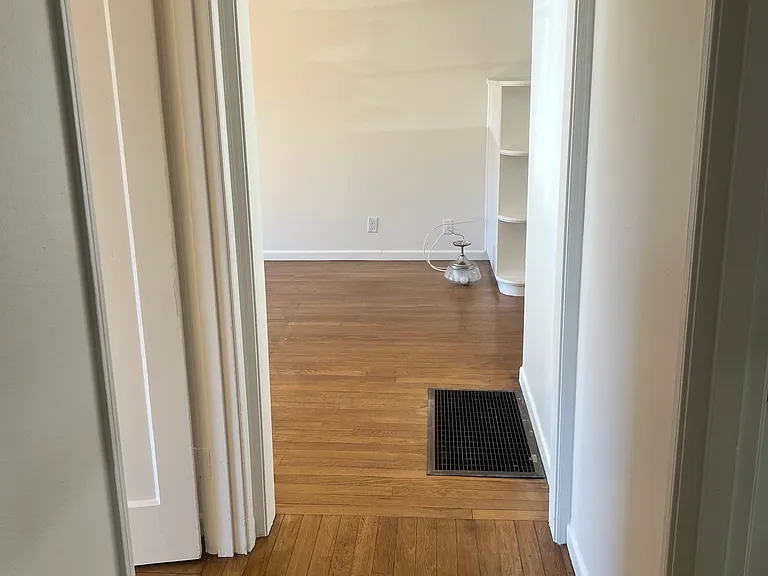 901 Jackson St — Photo 10