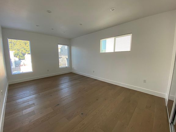 4th image of 236 1/2 N Park View St