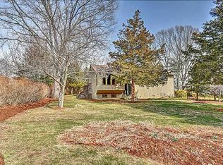 45 Cady Rd, Barrington, RI 02806