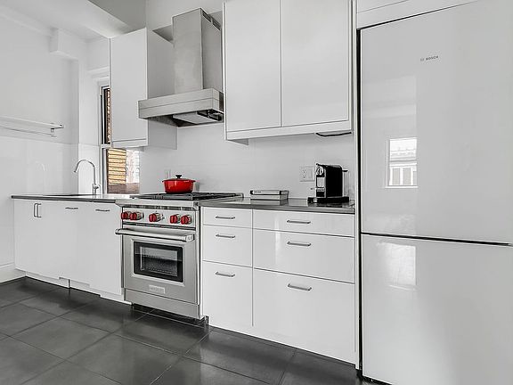 5th image of 269 W 72nd St APT 16A