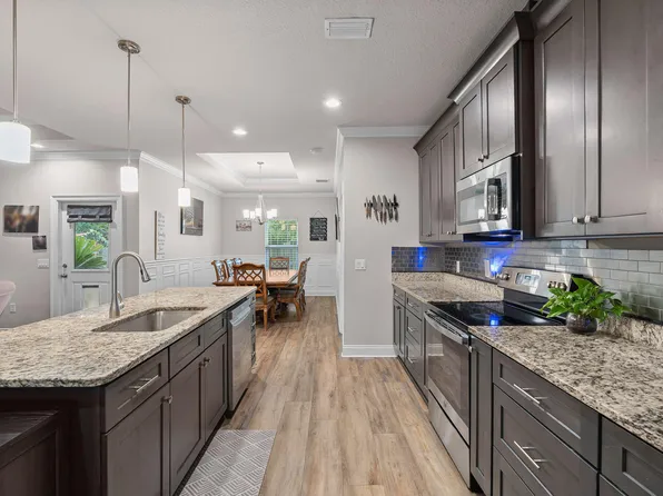 2607 Lovewood Dr, Navarre, FL 32566