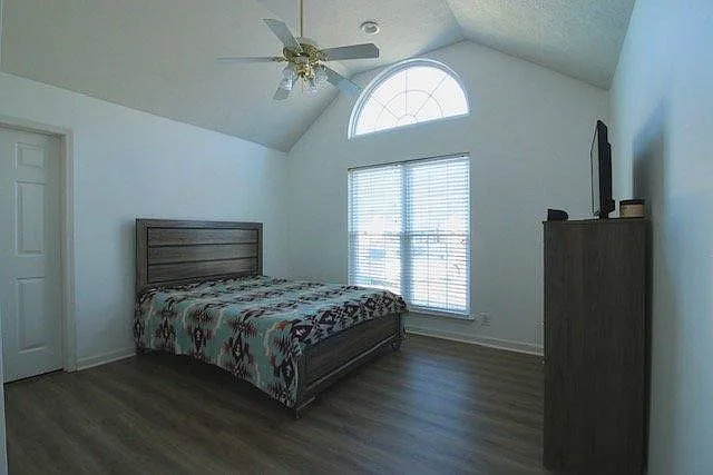 150 Cora St — Photo 9