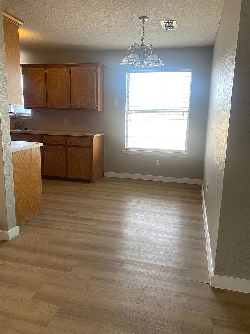 3-Bedroom Corner Lot Home with 2-Car Garage — Photo 4