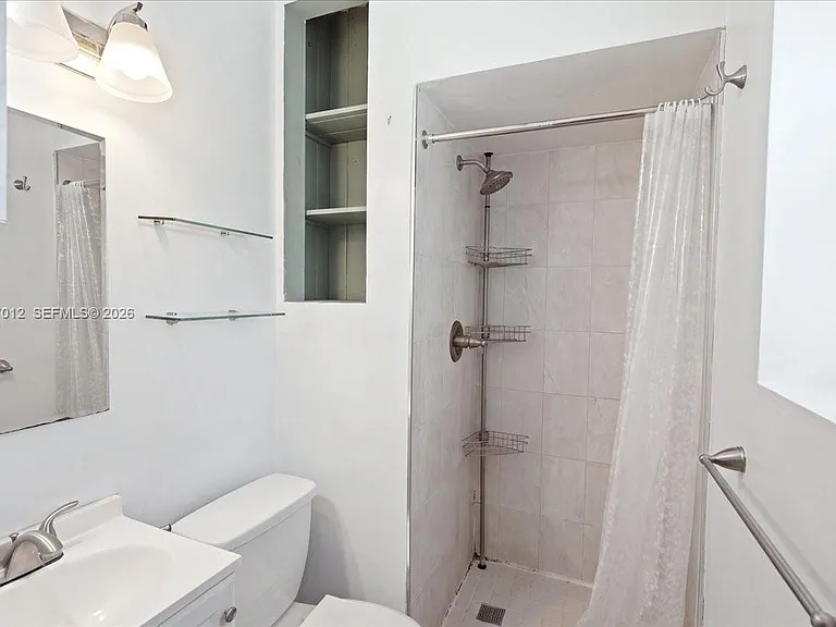 155 SW 28th Rd — Photo 26