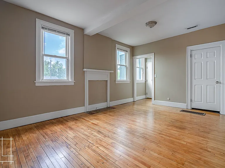 2487 Summit St #2491 — Photo 6
