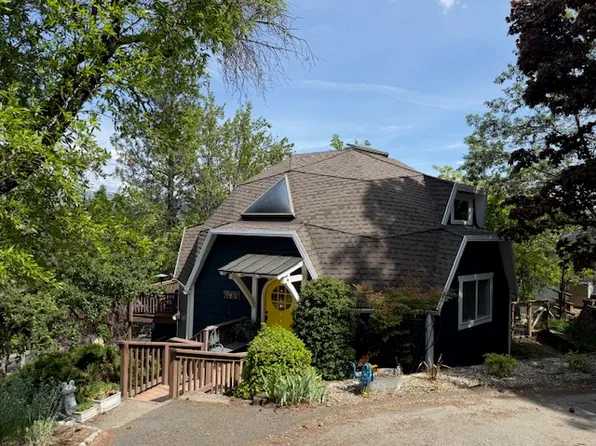 (undisclosed Address), Ashland, OR 97520