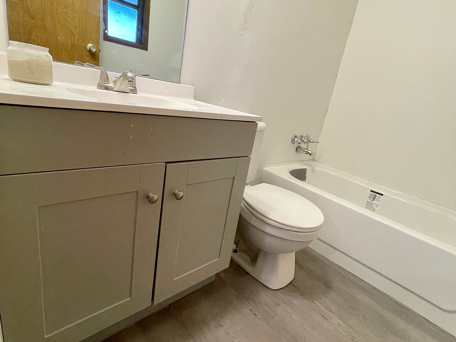 2 bed, $1,100 — Photo 3