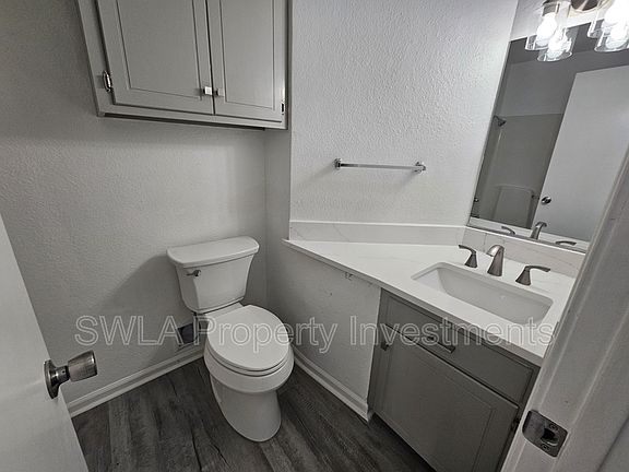 3rd image of 1750 S Tallowood Dr