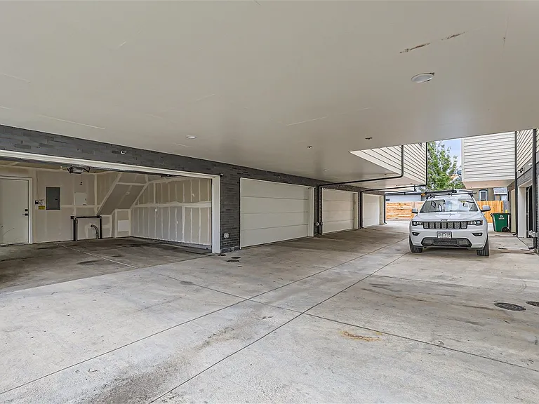 Private alley pulls into 2 car garage