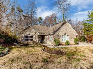 937 Saint Johns Dr, Maryville, TN 37801