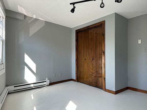 2nd image of 89 Vineyard Ave Floor 2
