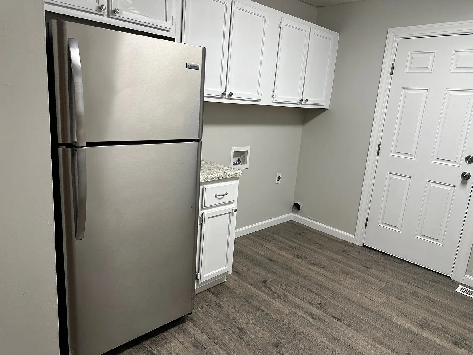 2 bed, 842 sqft, $1,150 — Photo 3