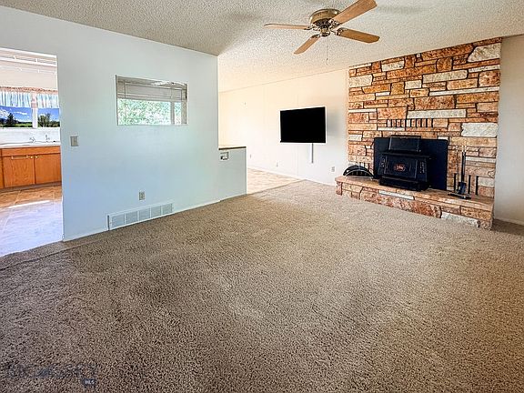 4th image of 418 N 15th Ave