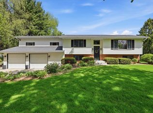 5566 Mary Lake Rd, Waunakee, WI 53597