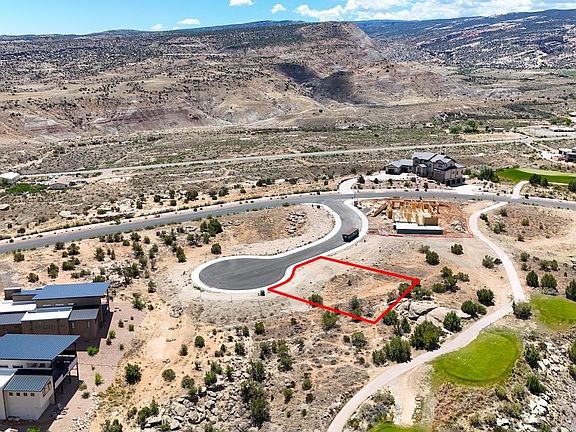 3rd image of 305 Tablero Ct
