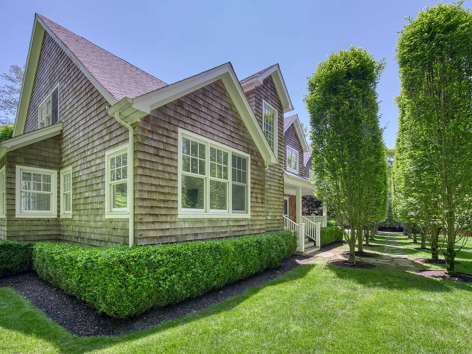 One-of-a Kind Home in the Hamptons — Photo 3