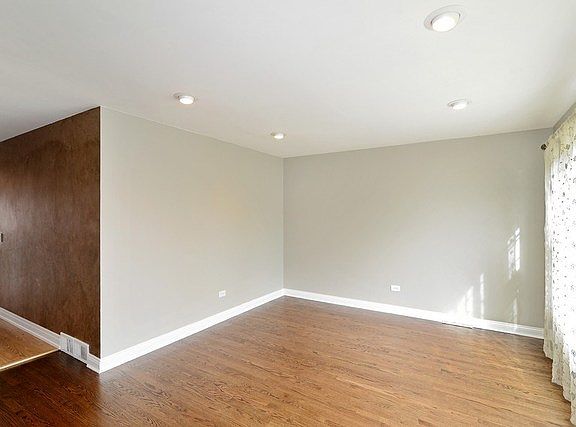 5th image of 5030 Forster Ave