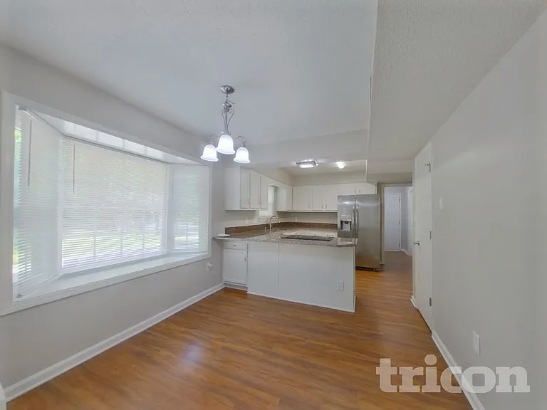 8339 Mission Hills Rd — Photo 5